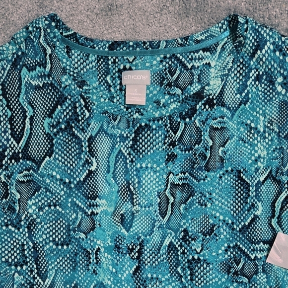 Chico's NWT Touch of Cool Snake Print Layering Tee Fanfare Teal Green Stretch - Picture 5 of 9